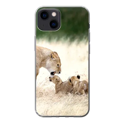 Produktbild von MuchoWow® Handyhülle Schutzhülle Hülle für iPhone 13 Löwe - Gras - Junge - Familie Silikon Softcase Handy Hülle - Karteninhaber