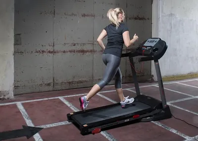 Zdjęcie produktu dla MOTIVE Fitness by U.N.O. Laufband Speed Master Schwarz/Silver 1.8M; 10083
