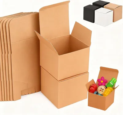 Productafbeelding van Gepresenteerde dozen van kraftpapier, 15 stuks, 15x15x15 cm, vierkant, geschikt voor feestelijke gelegenheden