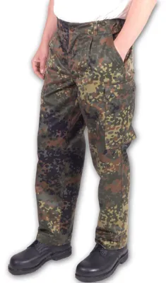 Produktbild von Bundeswehr Feldhose flecktarn NEU 5 (100/75)