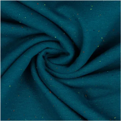 Sweat-Stoff Cosy Colours in Petrol – Drapiert für Bekleidung und Nähprojekte.