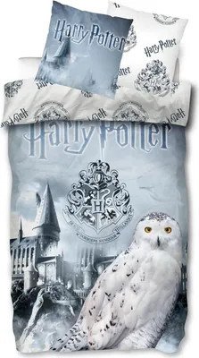 A Harry Potter themed duvet cover and pillowcase set featuring Hogwarts Castle and Hedwig the owl.