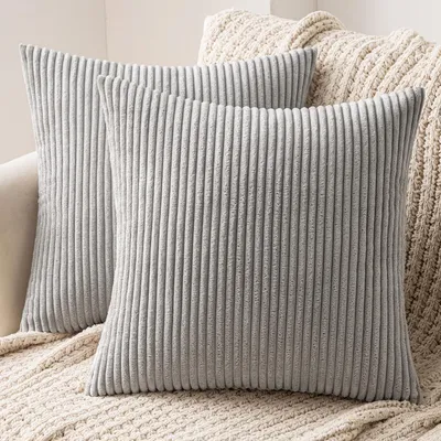 Produktbild von Set mit 2 Kissenbezügen aus Cord, geeignet für Sofakissen, dekorative Kissenbezüge mit verdecktem Reißverschluss, 65 x 65 cm, hellgrau