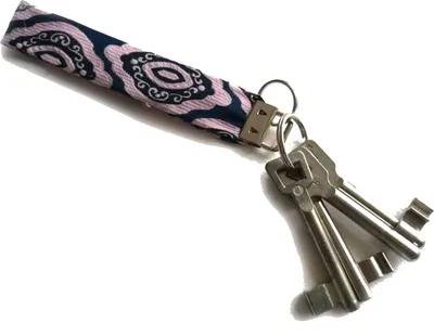 Produktbild von Krawatte Schlüsselanhänger Miniblings Upcycling Unikat Schlüsselband lila rosa