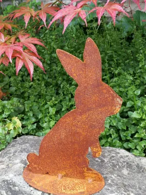 Produktbild von Edelrost küssender Hase, stehende Ohren