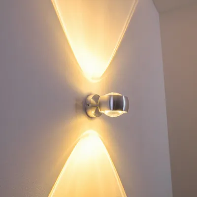 Produktbild von Osacca »Osacca« moderner Wandstrahler aus Metall/Glas in Silber/Klar