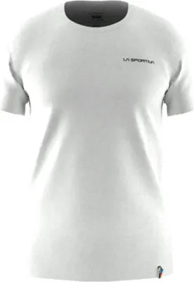 Weißes T-Shirt von La Sportiva mit Logo auf der Vorderseite; Teil der Dawn Wall Kollektion.