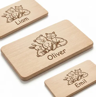 Produktbild von FRÜHSTÜCKSBRETTER aus Buchenholz 22 × 12 × 1 cm WALDTIERE + NAME Widmung
