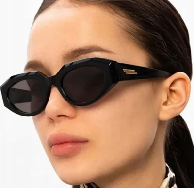 Produktbild von Sonnenbrille - Uni-Modell - Hochwertige Materialien - UV-Schutz - Katzenaugen-Design -