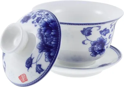 Produktbild von Chinesische Teeschale aus weißer Keramik mit Deckel im Vintage-Stil