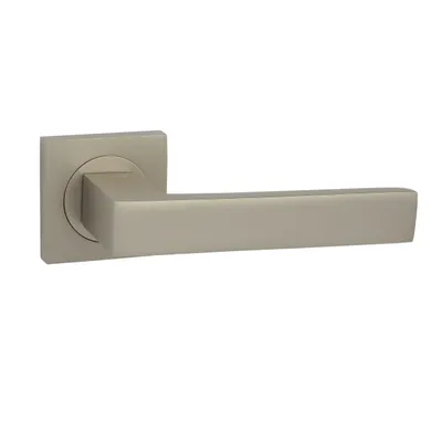 Produktbild von DOMINO Türgriff ohne Schlossrosette | quadratischen Rosetten | Türklinke für Zimmertür, Bürotür | Türbeschläge aus Aluminium | Satin Nickel Velvet Türdrückergarnitur| QUBIK-QR M91