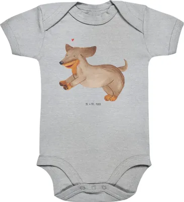 Produktbild von Mr. & Mrs. Panda Strampler Baby Hund Dackel 12. - 18. Monat - Heather Grey - Geschenk, Kurzarmbody, Sprüche, Babybody, body kurzarm, Dachshund, babykleidung, Herz, Hunde