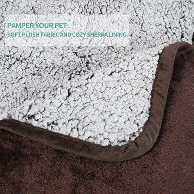 Immagine prodotto di Tappetino per cani da divano Famanu: cuccia per cani reversibile con tre diverse texture