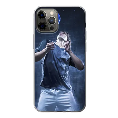 Produktbild von MuchoWow® Handyhülle Schutzhülle Hülle für iPhone 13 Pro Hochbegabter Fußballer Silikon Softcase Handy Hülle - Handy-Tasche