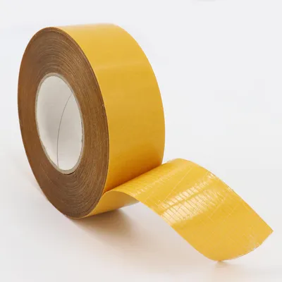 Zdjęcie produktu dla 2 rolki dwustronnej taśmy klejącej do tkanin, przeznaczonej do stosowania z geowłókninami, tkaninami ogrodniczymi, materiałami izolacyjnymi pod podłogami oraz membranami podkładowymi