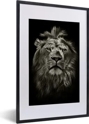 Produktbild von MuchoWow® Gerahmtes Poster Löwe - Tiere - Porträt - Wildtiere - Schwarz und weiß 40x60 cm - Poster mit Schwarzem Bilderrahmen Wandposter Rahmen Foto Bilder - Poster in Rahmen