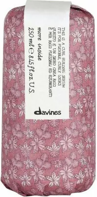 Produktbild von Davines Curl Building Serum, Haarserum, 250 ml, Frauen, Lockiges Haar, AQUA / WATER / EAU, GLYCERIN, VP/DMAPA ACRYLATES COPOLYMER, CETEARYL ALCOHOL, PANTHENOL,..., Distribute evenly on damp hair. Proceed to style.