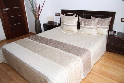 Luxus Tagesdecke Bettüberwurf Turin 3 TLG. Set mit 2 Kissenhüllen 240cm x220cm