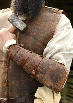Produktbild von Armschützer aus Fettleder braun, „Sindri“, Paar