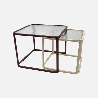 Produktbild von sweeek - Satztische aus Metall und geriffeltem Glas - Bordeauxrot und ecru