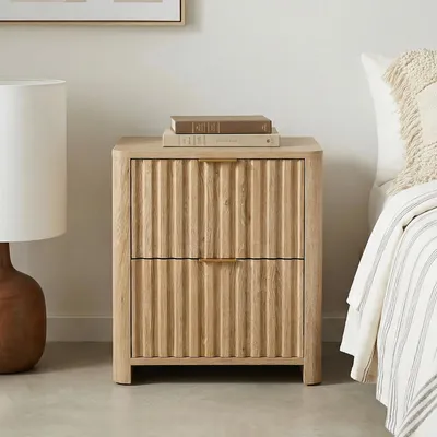 Produktbild von Nachttisch ELLA mit 2 Schubladen, Eiche Finish - Nachtschrank mit Lamellenfront, Beistelltisch aus MDF, Kleine Kommode im modernem skandinavischem Design