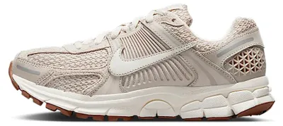 Productafbeelding van Nike Zoom Vomero 5 Light Orewood Brown (Women's) - Size 38.5