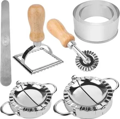 Produktbild von Ravioli Former Set 7 Stück Ravioli Maker, Edelstahl Dumpling Maker Teigtaschenformer Mit Ravioli Ausstecher und Teigrädchen für Dumpling Ravioli machen