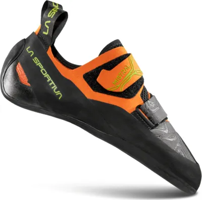 Klett-Kletterschuh "Mistral" von La Sportiva; schwarz mit orangefarbenen und grünen Akzenten; seitliche Ansicht.