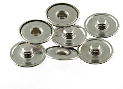Produktbild von Vintageparts Chunks Druckknopffassung mit Klebepad für 16mm Cabochons silberfarben platiniert, 6 Stück