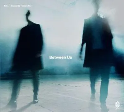 Produktbild von Between Us