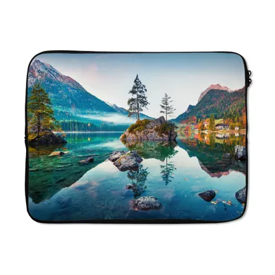 Produktbild von MuchoWow® Laptop Hülle 15 Zoll Berge - See - Bäume - Natur - Wasser Laptoptasche - Laptoptasche - Sleeve - Rundum-Schutz