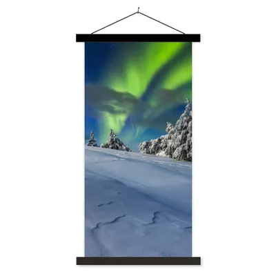 Produktbild von MuchoWow® Textilposter Nordlichter - Schnee - Baum - Winter 40x80 cm mit schwarzem Rahmen - Wandemalerei