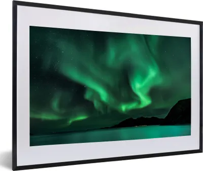 Produktbild von MuchoWow® MuchoWow® Gerahmtes Poster Nordlichter - Wasser - Norwegen 60x40 cm - Poster mit zchwarzem Bilderrahmen - Schlafzimmer - Plakat in Rahmen - Drucken