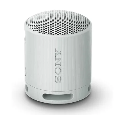 Obrázok produktu pre Sony SRS-XB100 Bezdrôtový reproduktor Bluetooth, prenosný, ľahký, kompaktný, outdoorový, cestovný reproduktor, odolný, odolný voči vode a prachu podľa normy IP67, 16-hodinová batéria, popruh na prenášanie, hands-free volanie, sivý