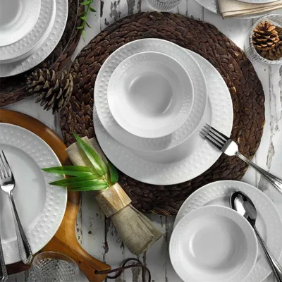Obrázok produktu pre Hermia Concept, kvalitná 24-dielna jedálenská súprava zo 100 % porcelánu, biela | 6 servírovacích tanierov (25 x 25 x 2 cm), 6 hlbokých tanierov (20 x 20 x 2,5 cm), 6 dezertných tanierov (20 x 20 x 2 cm), 6 misiek (15 x 15 x 4 cm) | Vhodné do umývačky riadu a mikrovlnnej rúry.