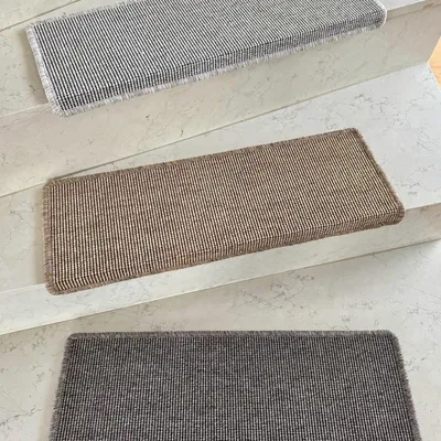 Productafbeelding van Natuurlijke, zelfklevende, rechthoekige antislipstrips voor trappen