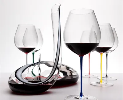 Imagen del producto de Riedel FATTO A MANO Pinot Noir Pink, 1 unidad. 490000P07. Venta final, solo mientras duren las existencias