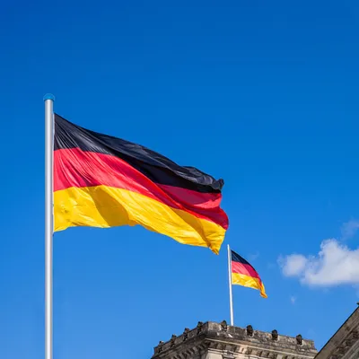 Produktbild von YZNAHRE Fahnenmast Aluminium 6,5m Höhenverstellbar in 5 Fahnenstange mit Deutschlandfahne Bodenhülse für Balkon Garten