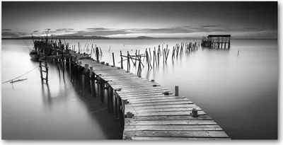 Produktbild von Tulup® Glas-Bild - 100x50 -Wandkunst - Wandbild hinter gehärtetem Sicherheitsglas  - Landschaften - Hölzerner Pier - Schwarzweiß