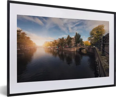 Produktbild von MuchoWow® Gerahmtes Poster Amsterdams Keizersgracht bei Sonnenuntergang 60x40 cm - Poster mit Schwarzem Bilderrahmen Wandposter Rahmen Foto Bilder - Schlafzimmer - Plakat in Rahmen - Drucken