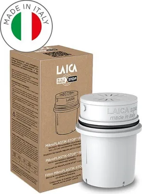 A product shot of a water filter and its packaging, with a "Made in Italy" badge.