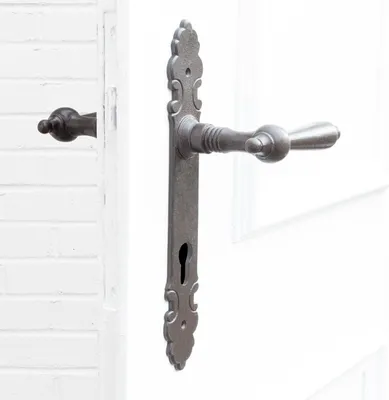 Produktbild von Drückergarnitur für Haustüren, zeitloses Design | PZ92 | Eisen braun