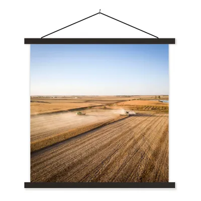 Produktbild von MuchoWow® Textilposter Feld - Bauernhof - Traktor - Landwirt - Landleben 60x60 cm mit schwarzem Rahmen - Posteraufhänger