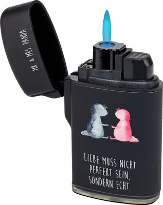 Produktbild von Mr. & Mrs. Panda sturmfeuerzeug Axolotl Liebe - Schwarz - Geschenk, Feuerzeuge, Valentinstag, Feuerzeug, Gasfeuerzeug, Lurch, gas anzünder, zigarettenanzünder, Freund