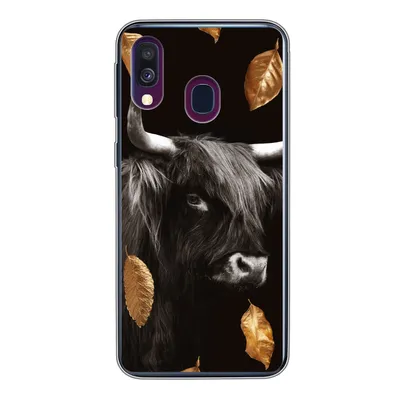Produktbild von MuchoWow® Handyhülle Schutzhülle Hülle für Samsung Galaxy A40 Schottischer Highlander - Blätter - Gold - Schwarz Silikon Softcase Handy Hülle - Handy-Tasche