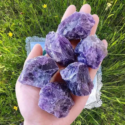 Produktbild von Amethyst Rohsteine Premium Wassersteine 4 Stück Natursteine 4.5–5 cm