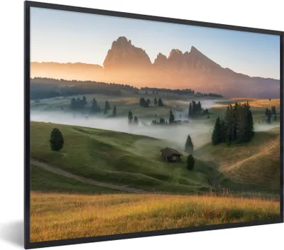 Produktbild von MuchoWow® Gerahmtes Poster Berg - Nebel - Landschaft 80x60 cm - Poster mit Schwarzem Bilderrahmen Wandposter Rahmen Foto Bilder - Schwarzem - Mit Gestell