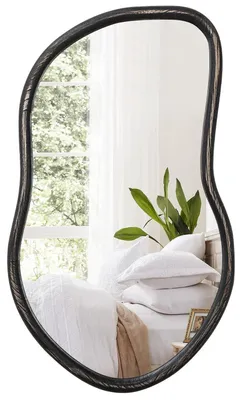Image de Miroir mural avec cadre en bois, forme irrégulière et asymétrique, style rustique, couleur noire, dimensions 75x45 cm