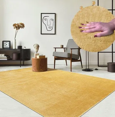 Productafbeelding van Unyqoos® Korte pool vloerkleed, 80 x 150 cm – Zachte fluweeltextuur, 100% polyester, goud, modern, effen, wasbaar tot 30°C, antislip onderkant, geschikt voor woon- en slaapkamer