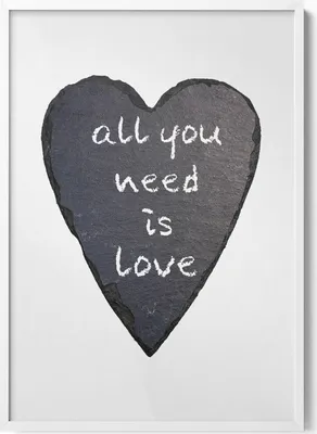 Produktbild von Alles was du brauchst ist Liebe - Herz– Wandbild mit Rahmen – Gerahmtes Bild  – Wanddekoration – 70x100 cm –  Weiß Rahmen